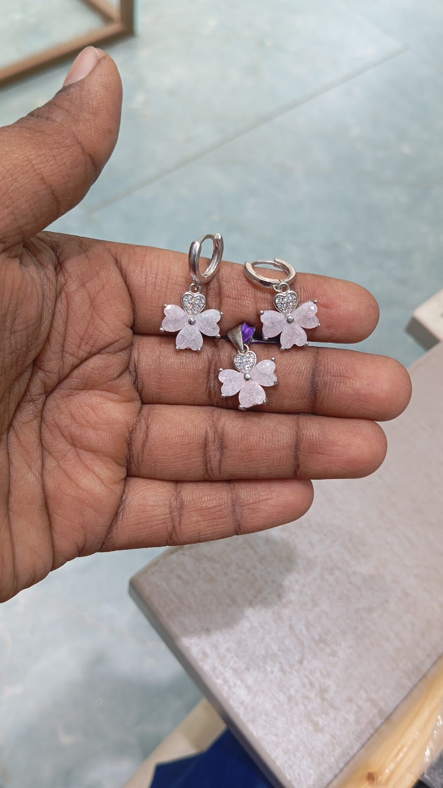 White Floral Pendant with Dangling Earrings
