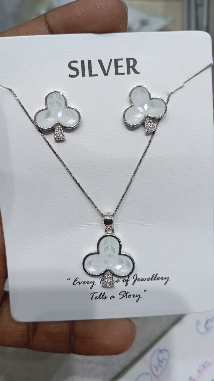 White Clover Silver Pendant Set with Earrings