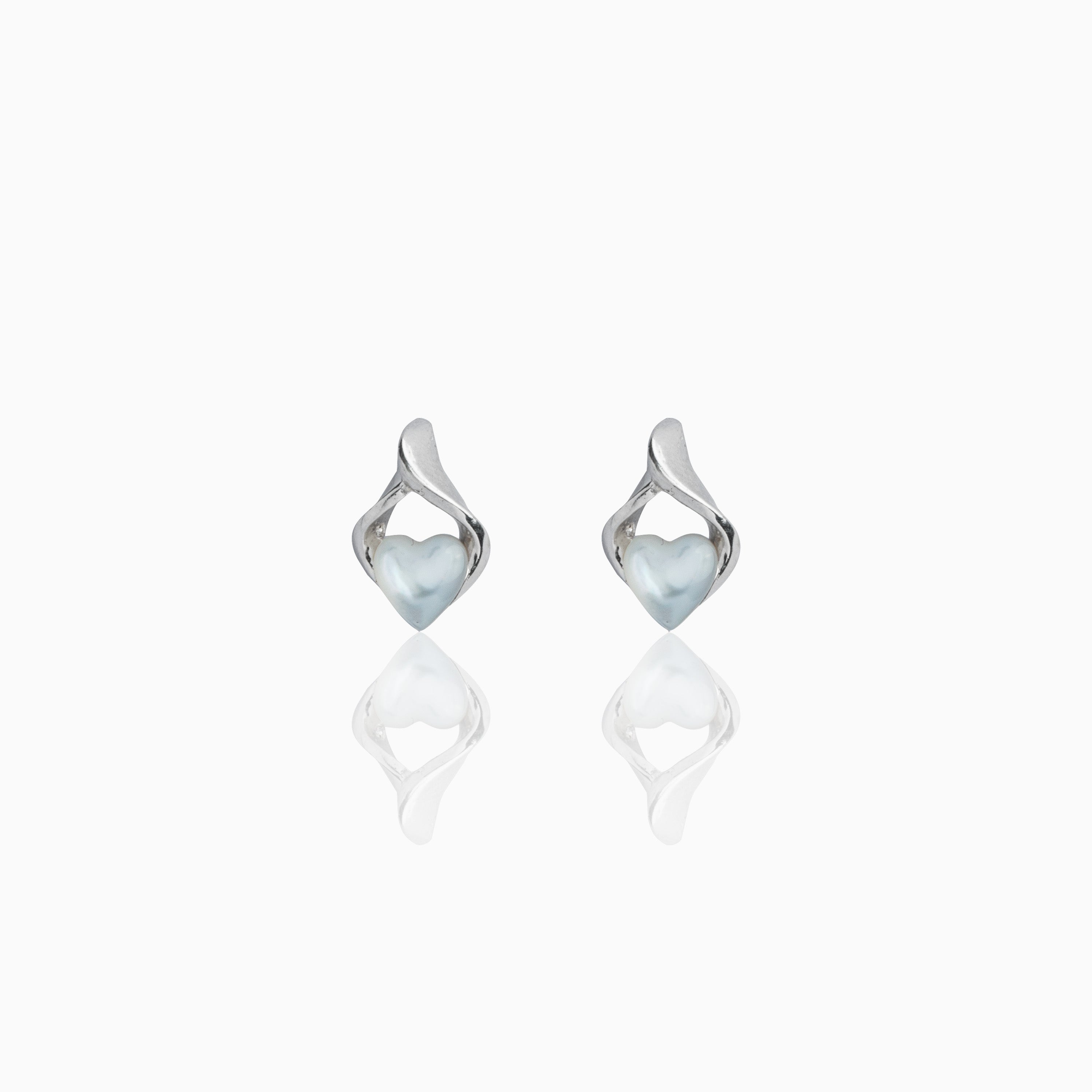 92.5 Sterling Silver Pearl Heart Stud