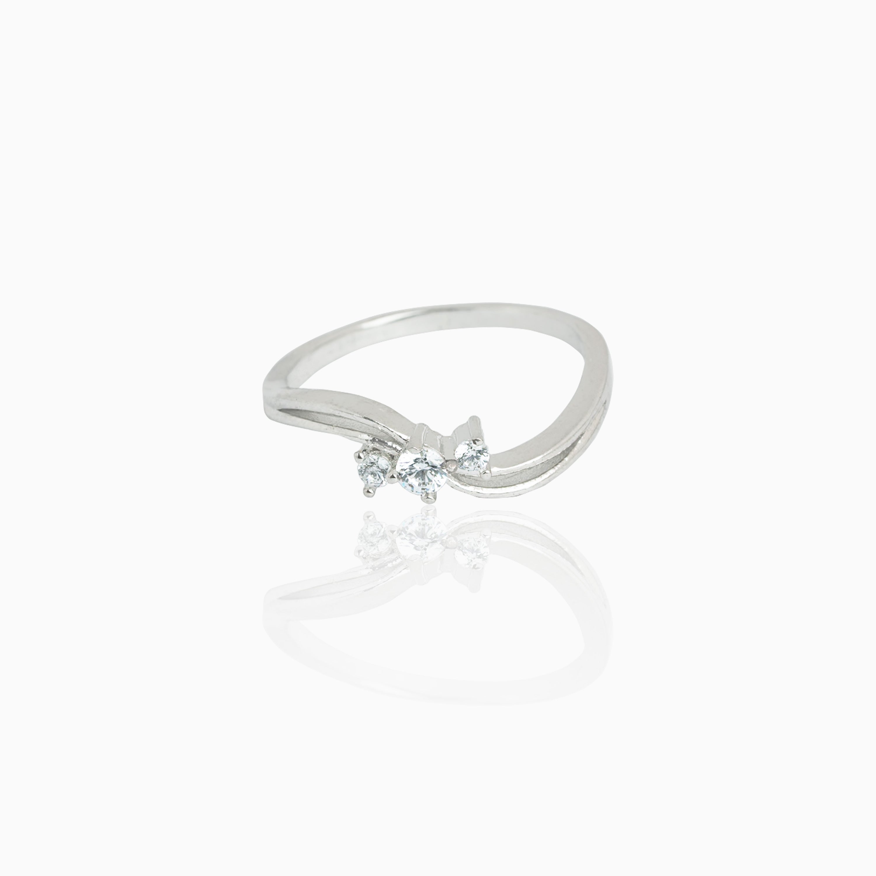 3 stone wave design ring