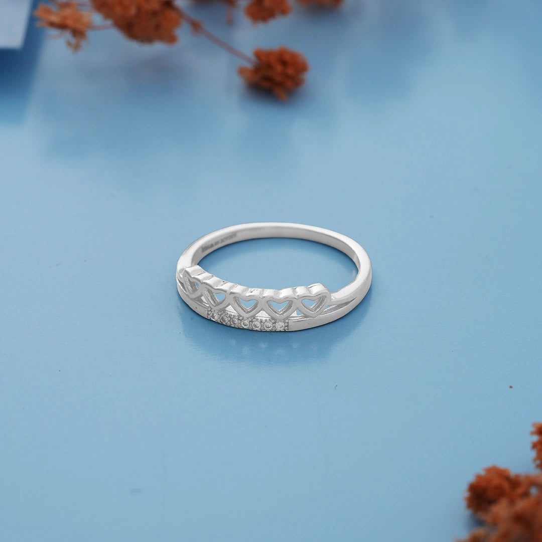 925 Sterling Silver Heart Motif Band Ring Ishna