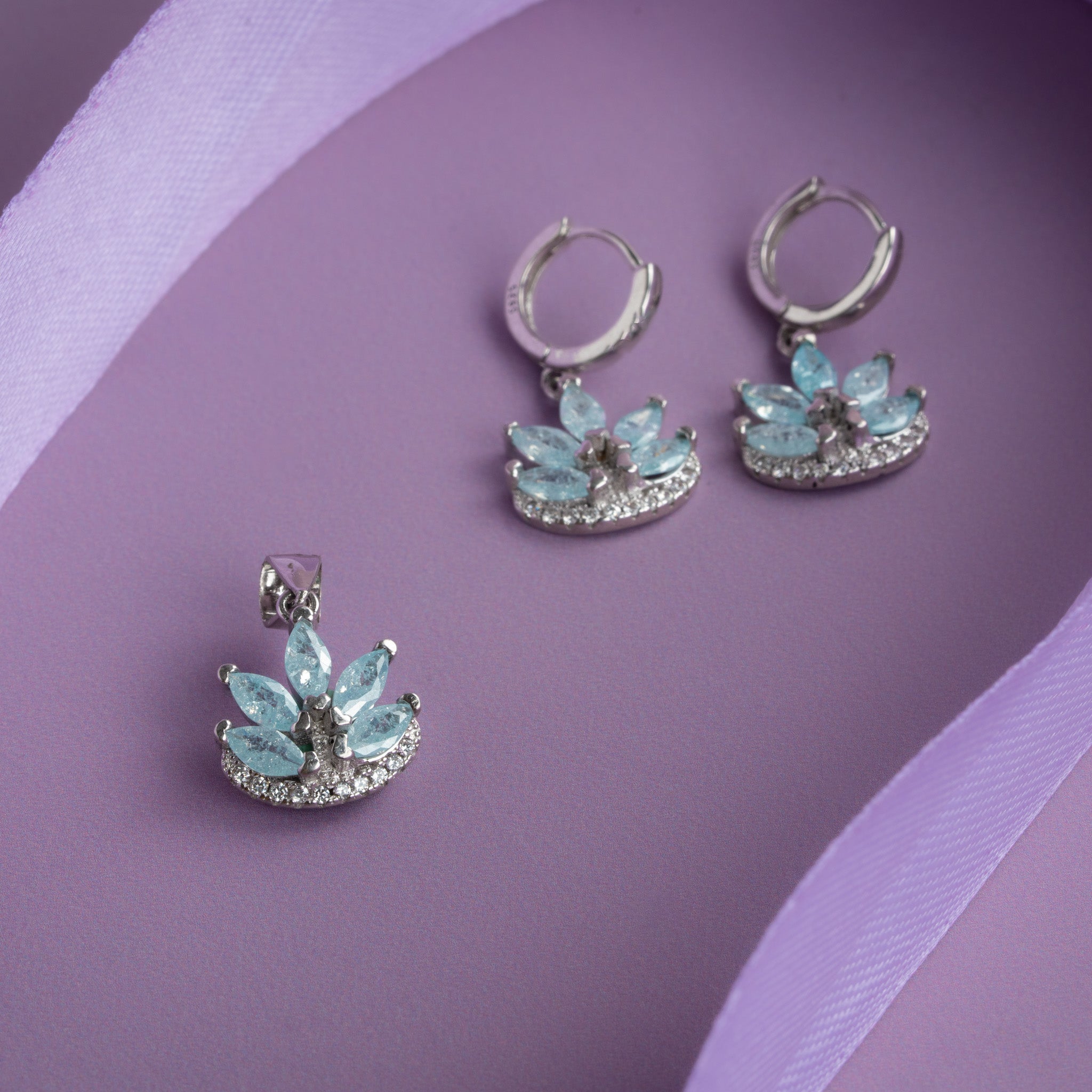 Aqua blue stone jewellery set