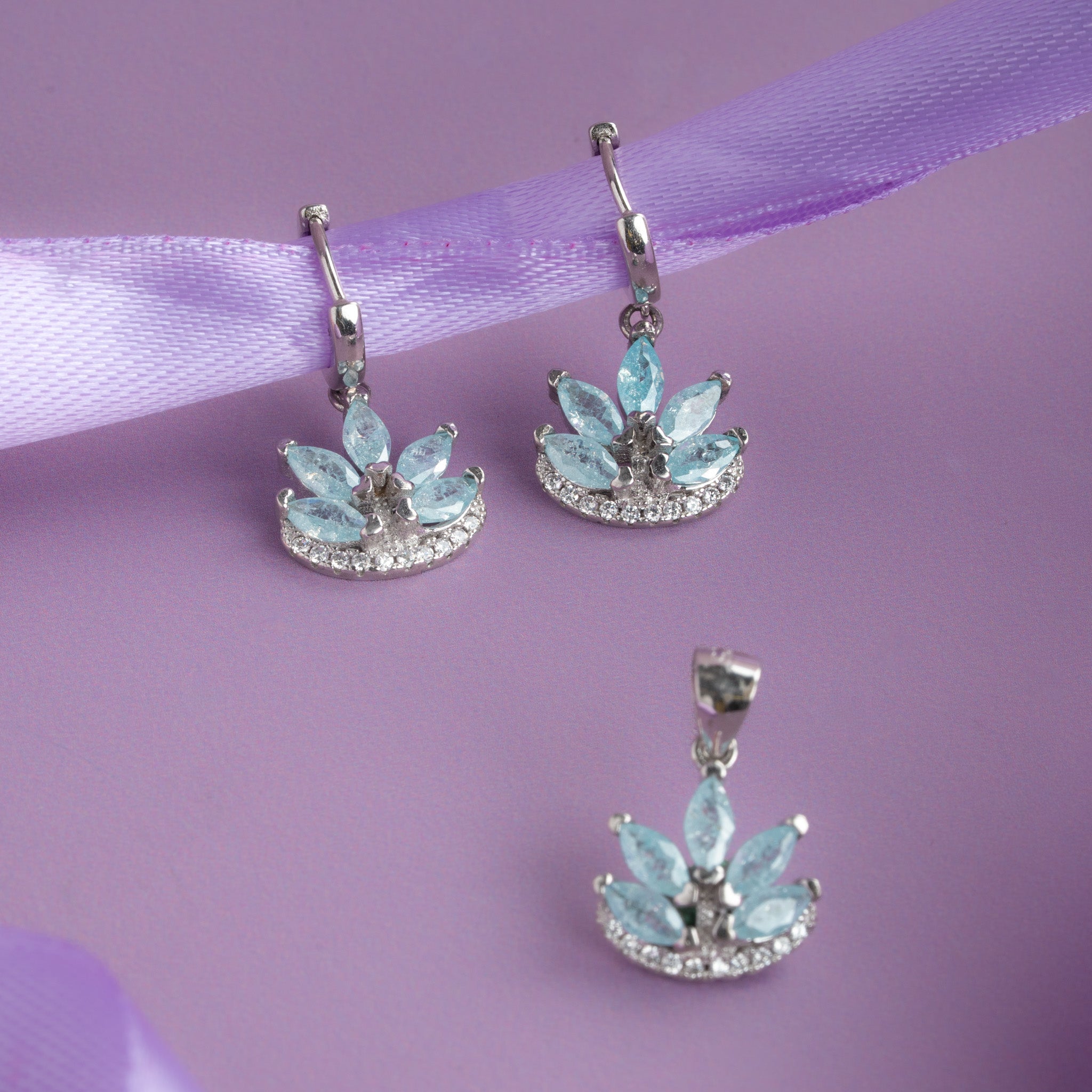 Aqua stone lotus silver pendant