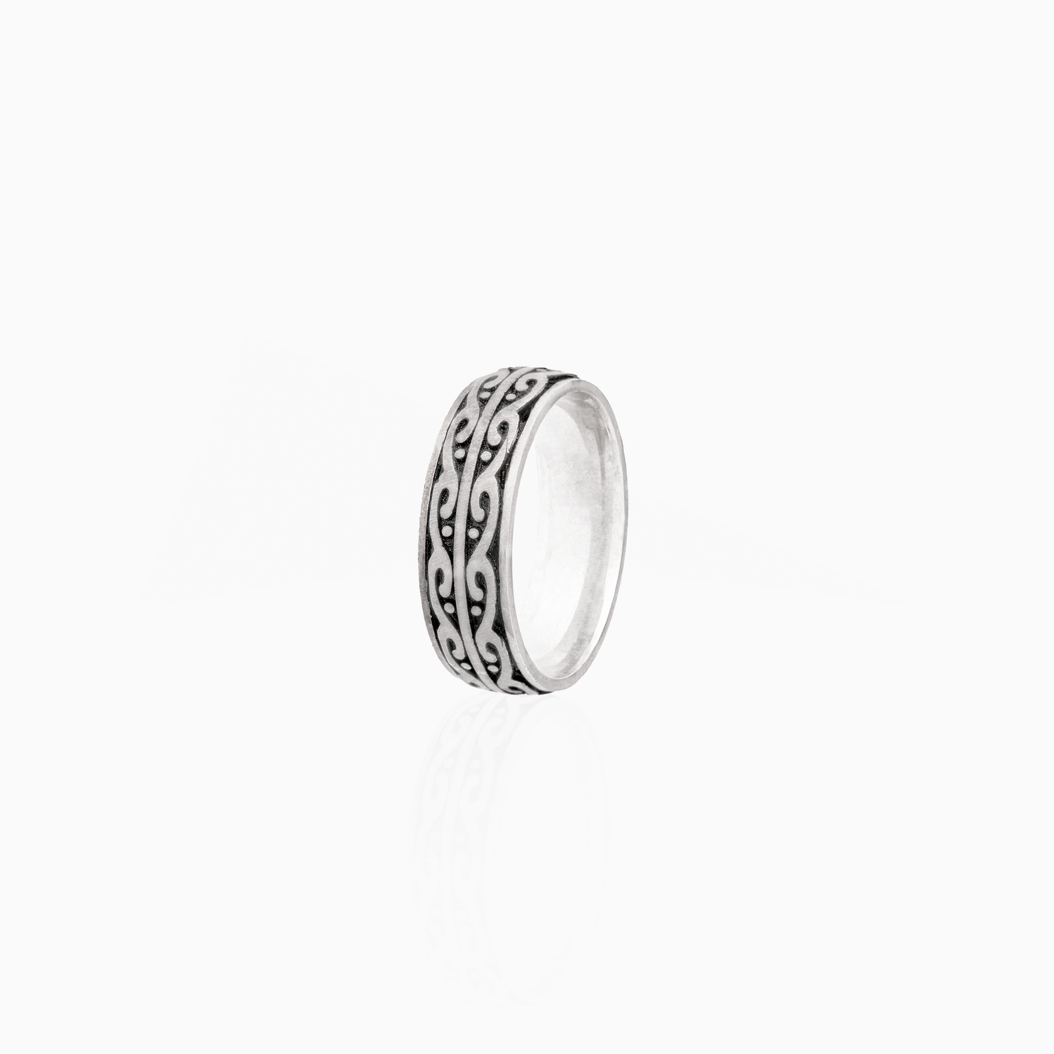 Artistic unisex silver ring