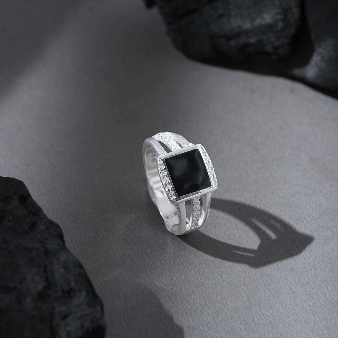Black Square Ring Ishna