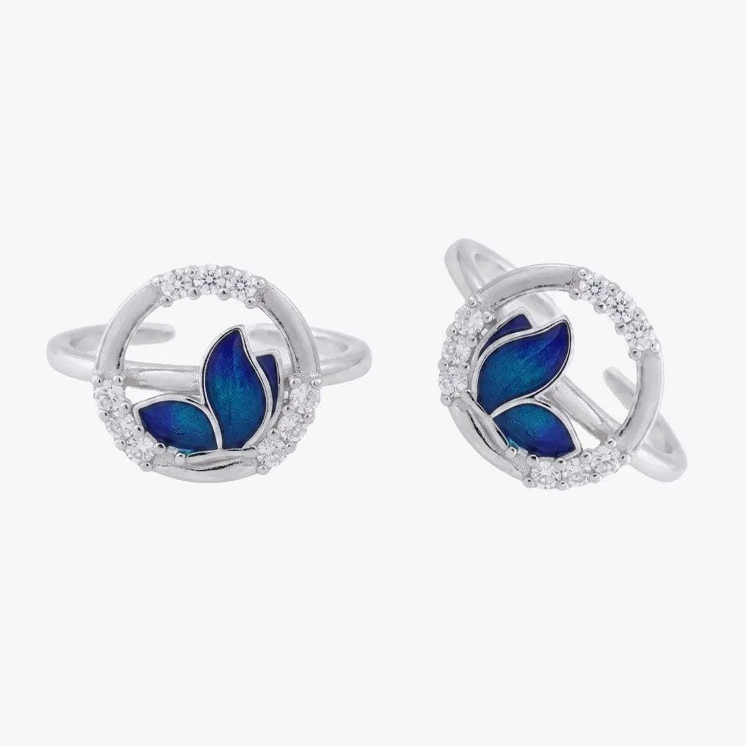 Blue enamel floral toe ring design