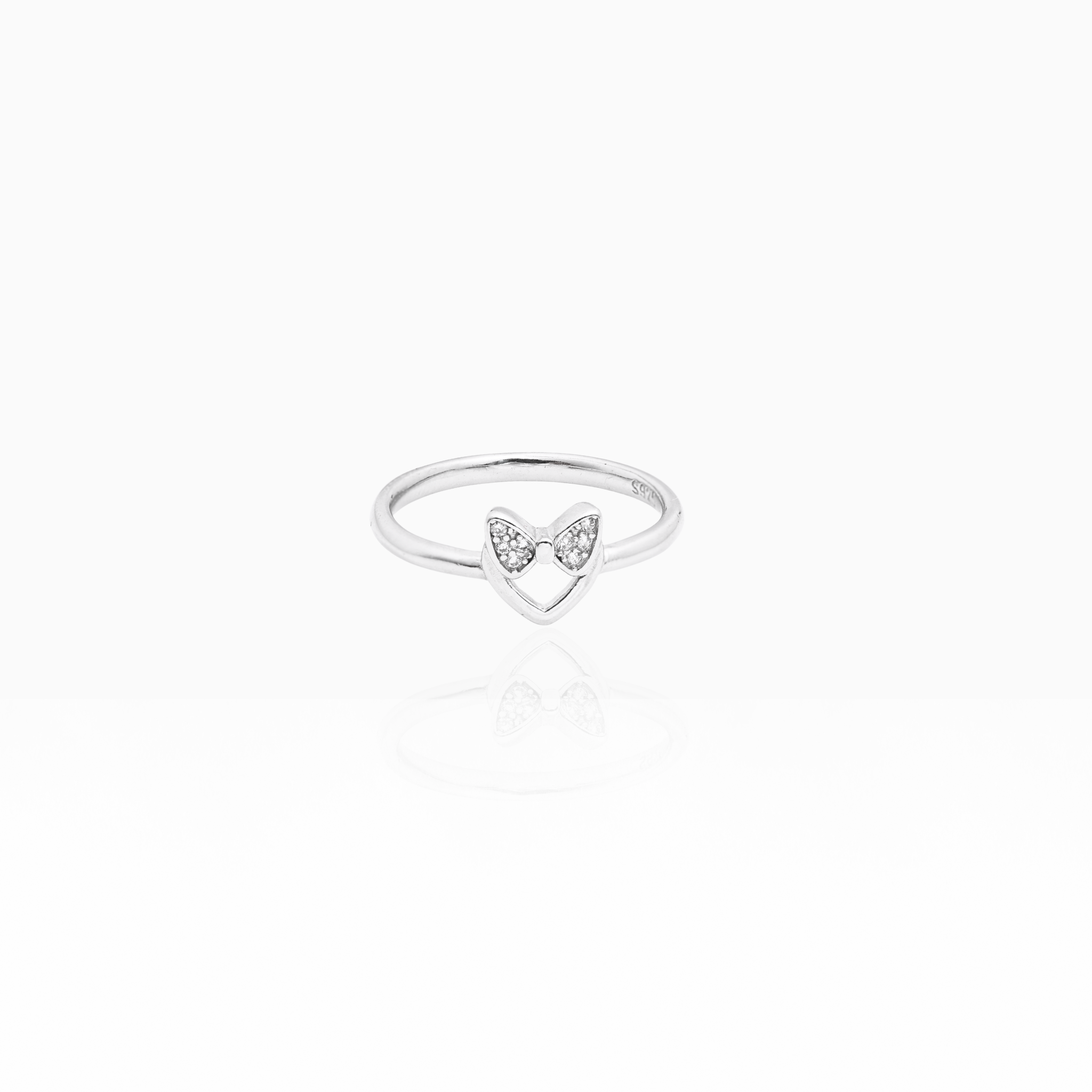 Bow heart silver ring with sparkling stones