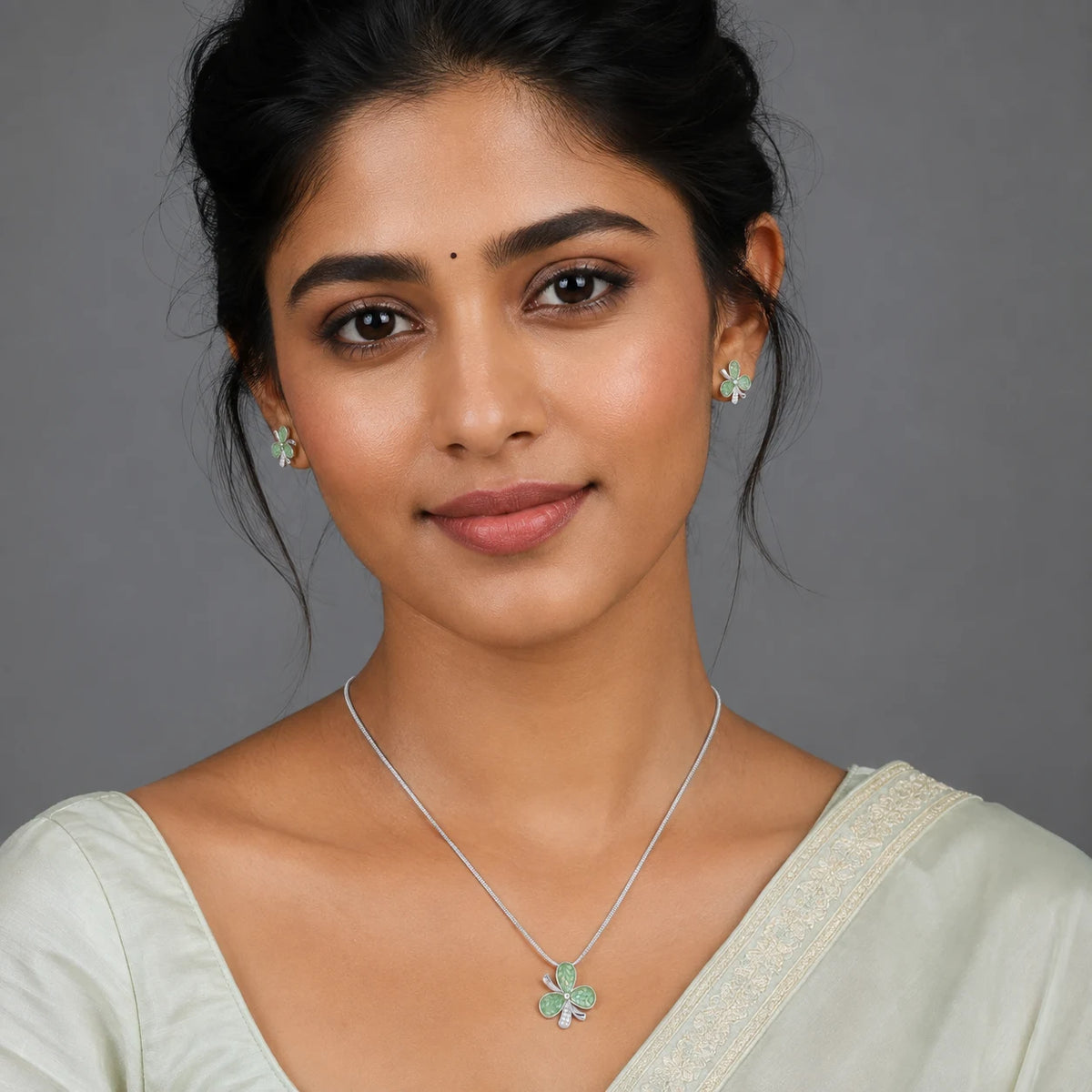 Clover Leaf 925 silver Pendant Chain & Earrings 