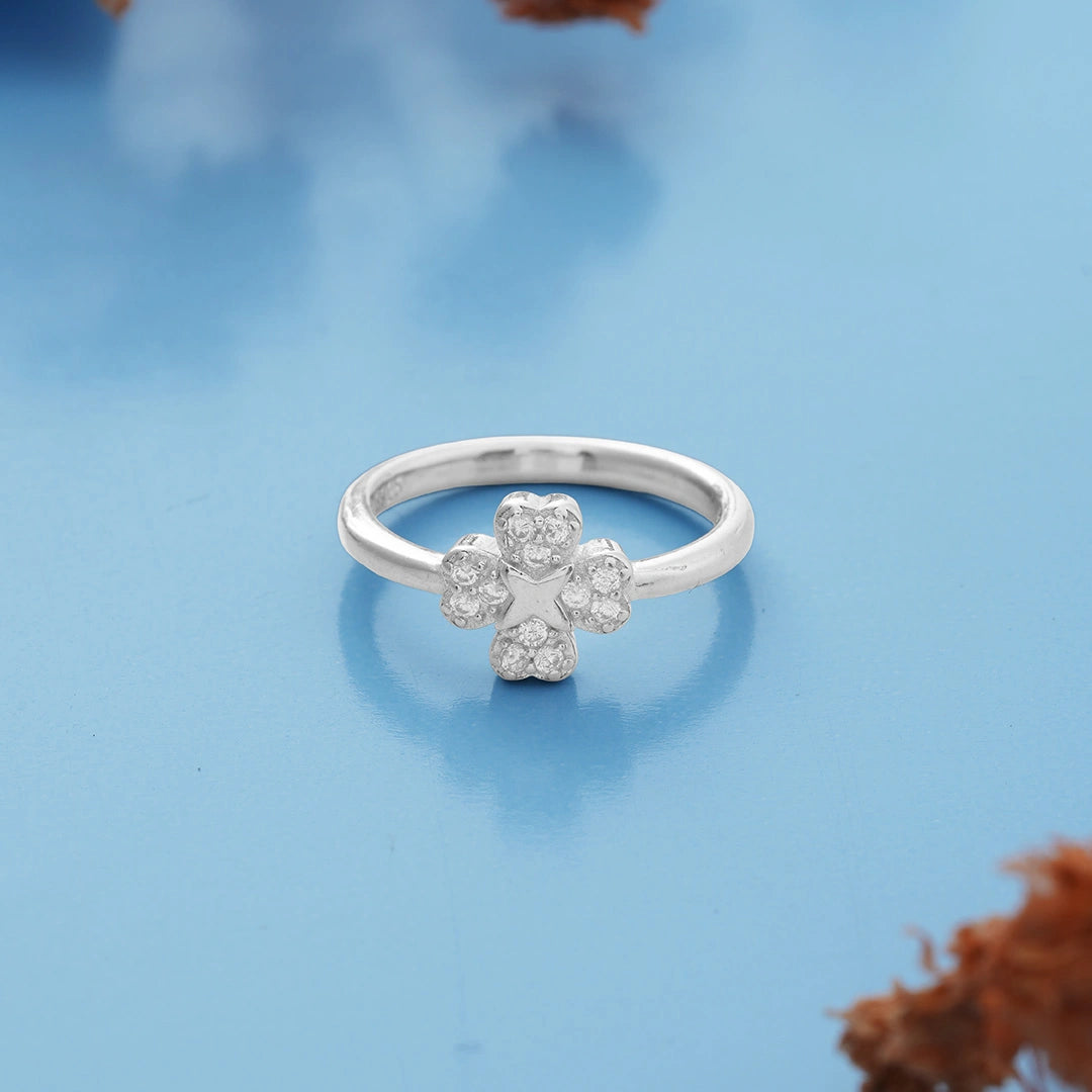 Cluster Clover Ring Ishna