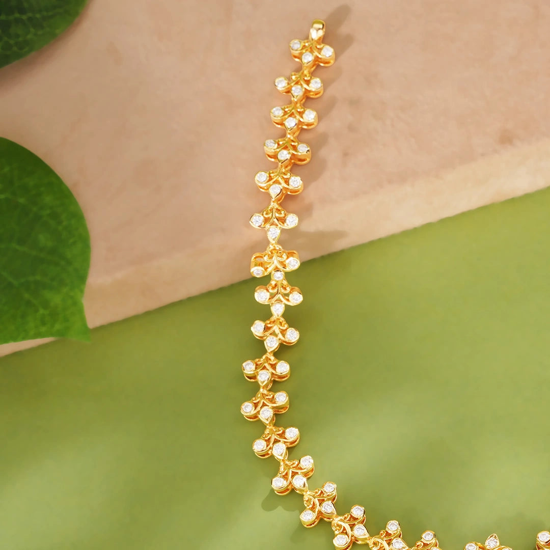 Dainty Floral Motif Necklace Ishna