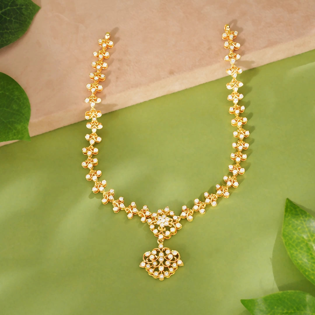 Dainty Floral Necklace Ishna