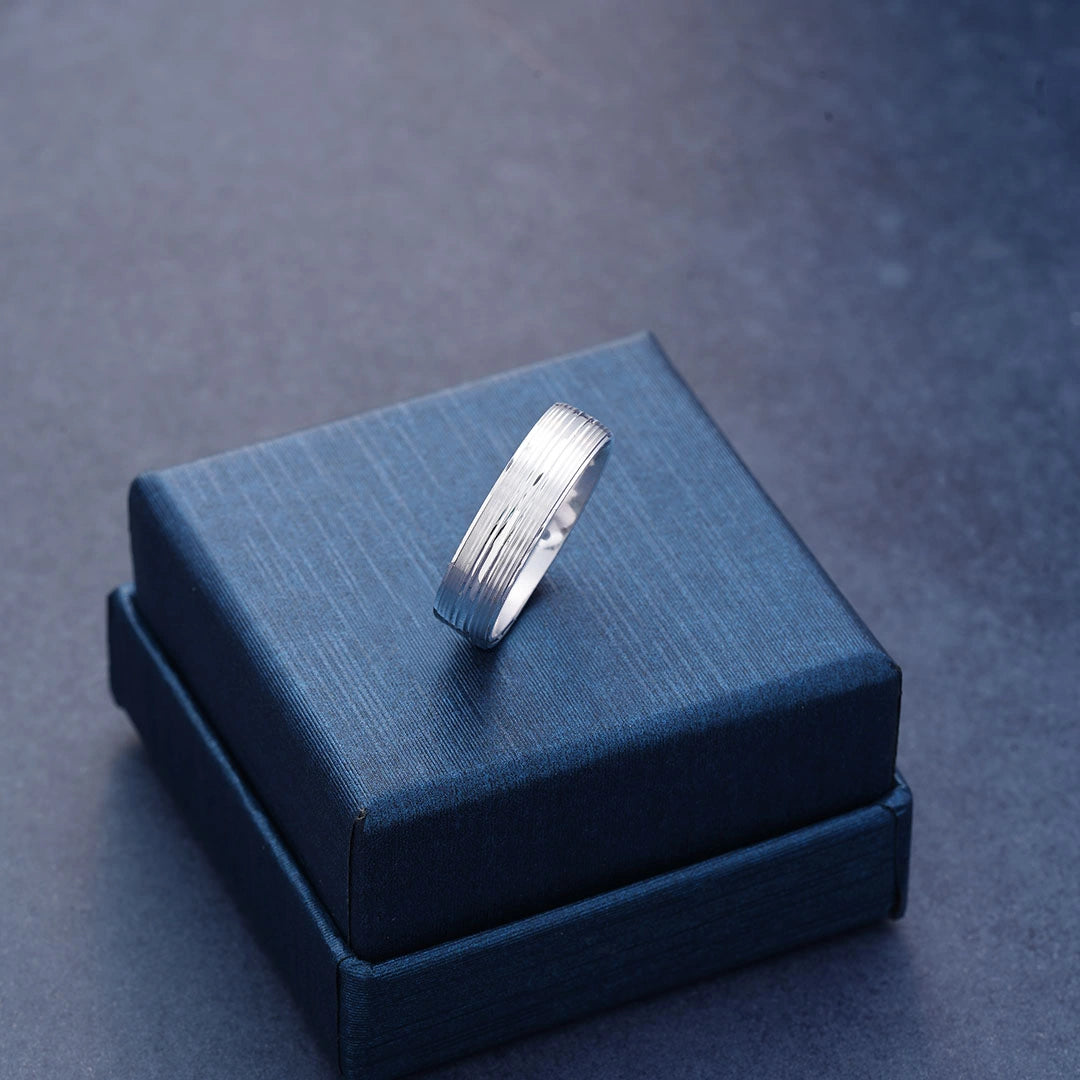 Double Line Ring in Silver Ishna