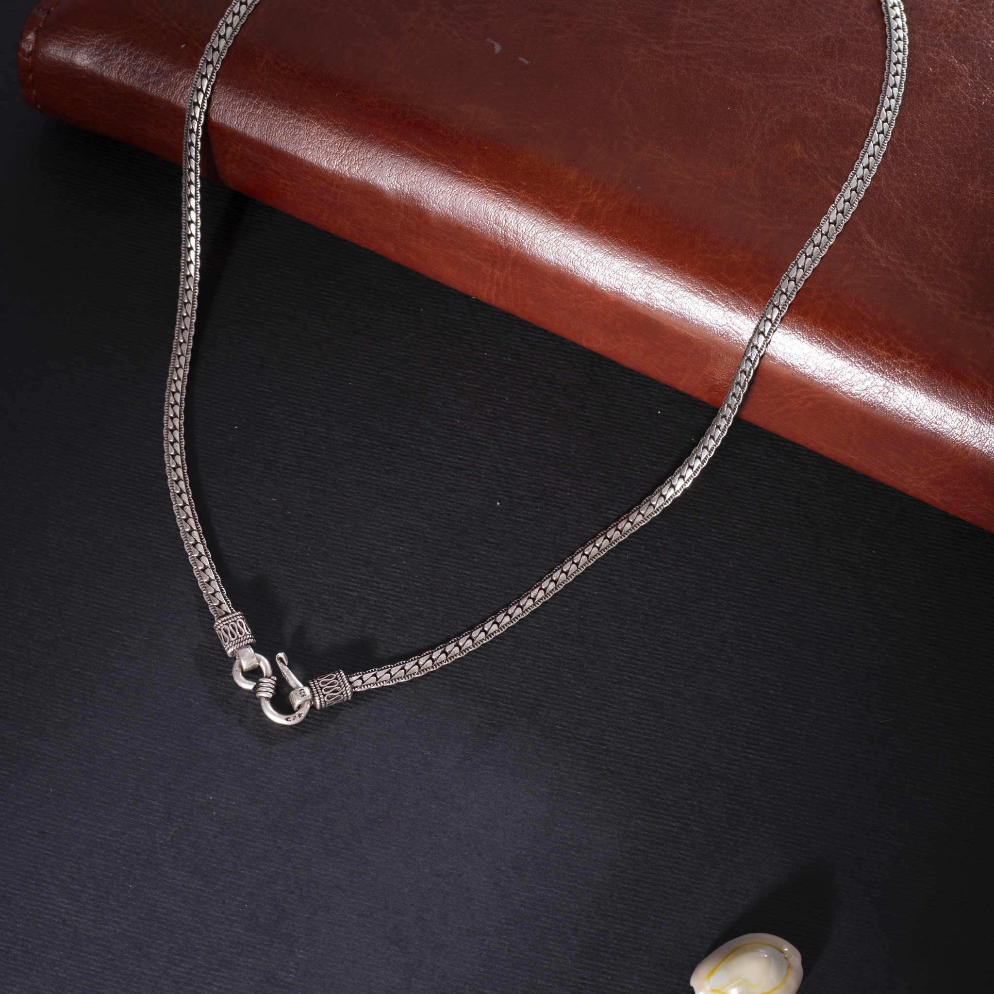 Elegant silver snake chain