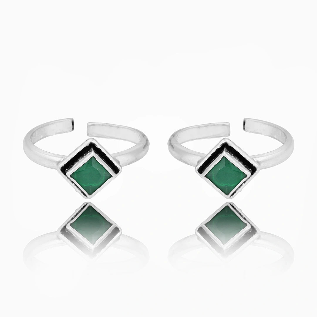 Emerald Square Toe Ring Ishna