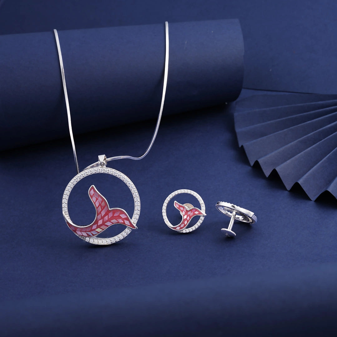 Fish Tail Pendant Chain & Earrings in Silver Ishna