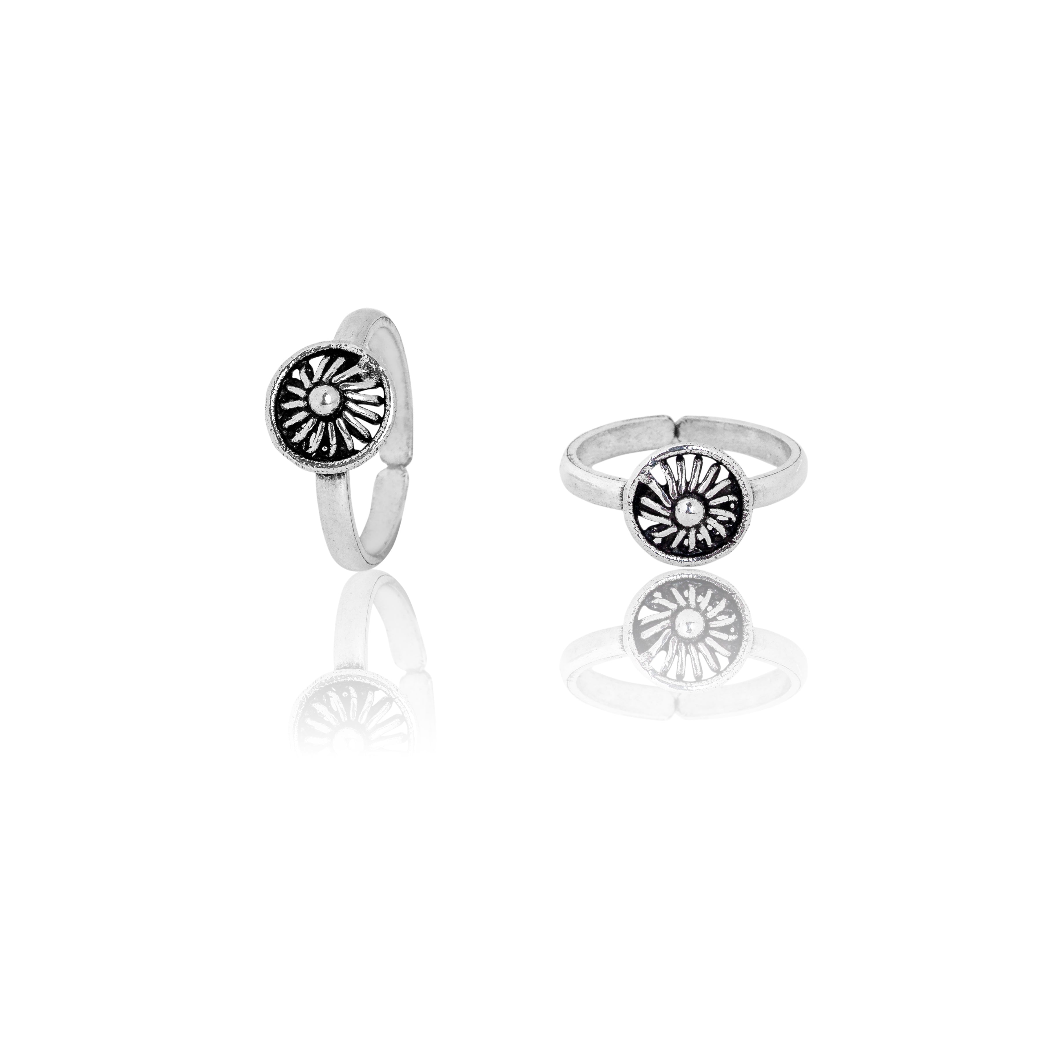 Floral design silver toe ring