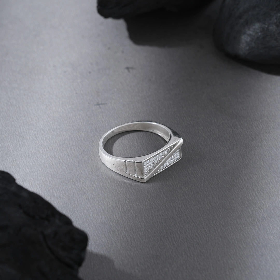 Geometric Ring in Sterling Silver Ishna