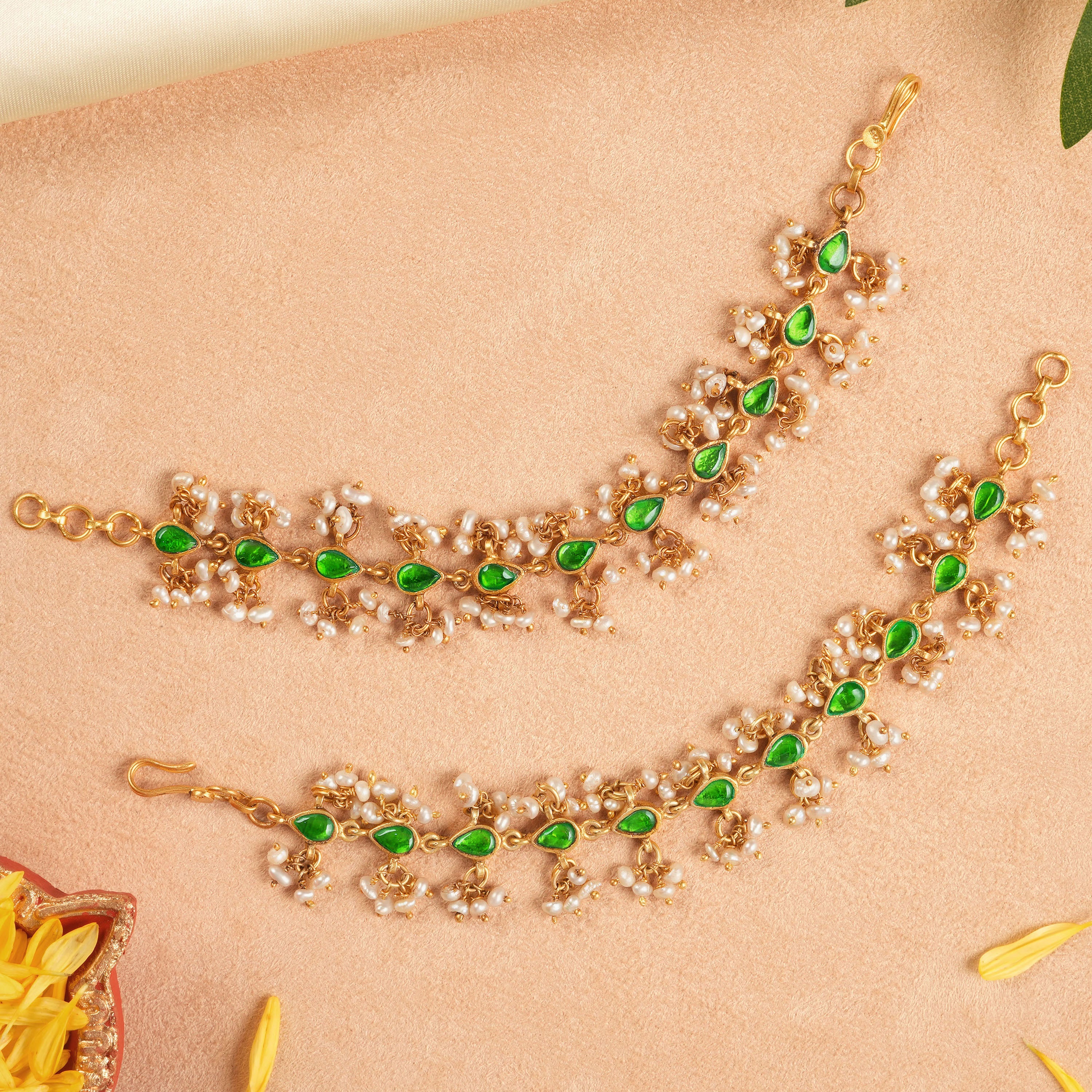 Gold-Plated Mattal with Emerald Green Stones and Pearls Ishna