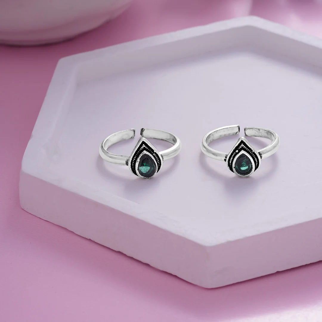 Green Stone Teardrop Shaped silver Toe Ring Ishna