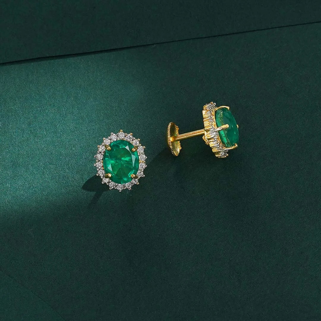 Green gemstone necklace with stud earrings