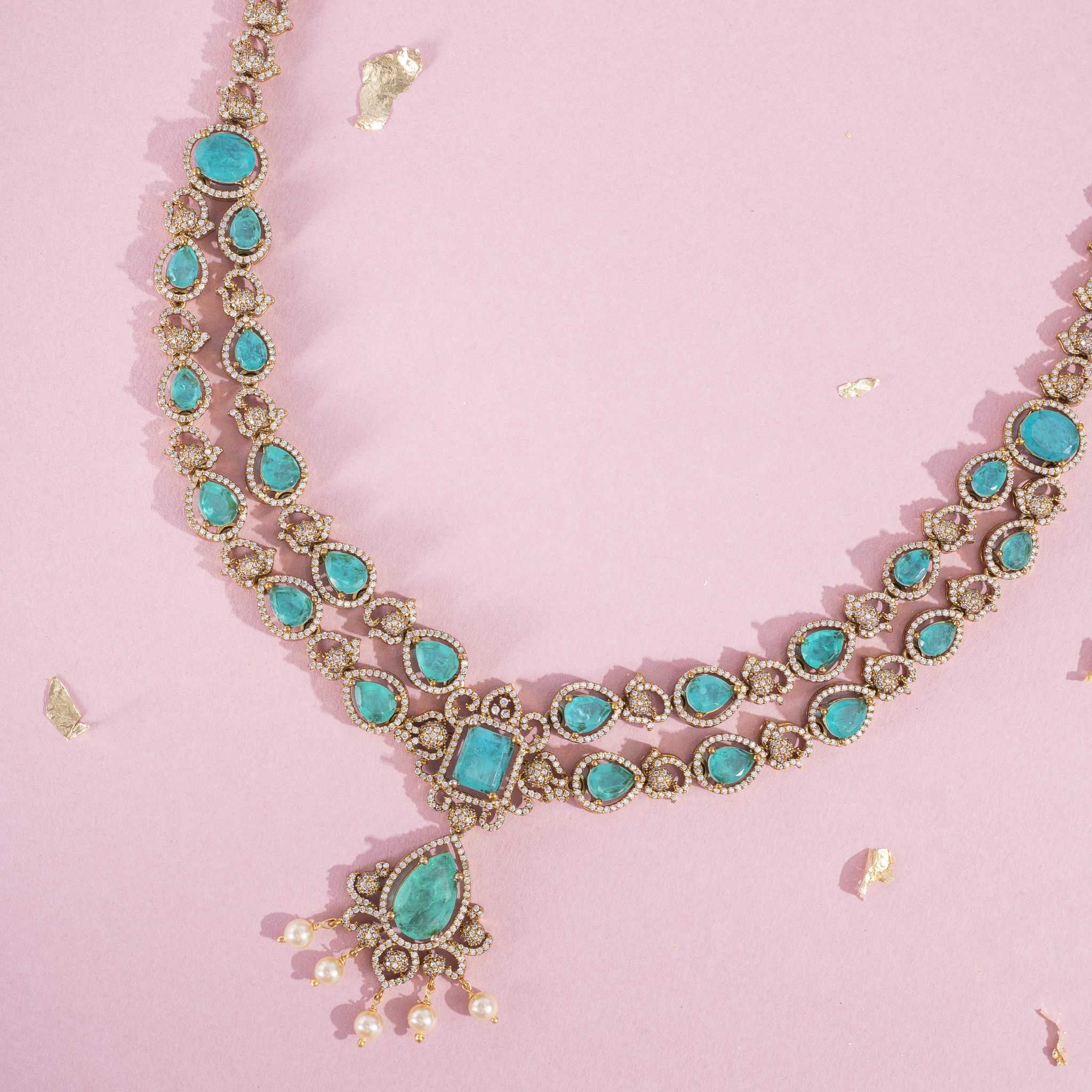 Green stone necklace with pearl drops