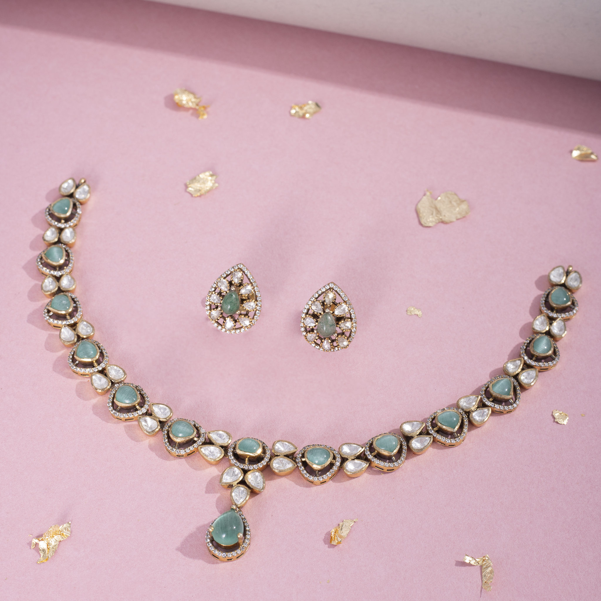 Green stone necklace with studs