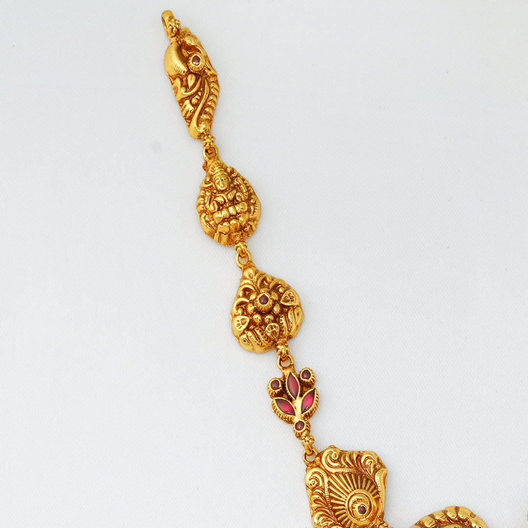 Ishna short temple necklace with traditional Indian design details