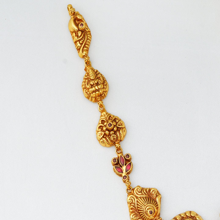 Ishna short temple necklace with traditional Indian design details