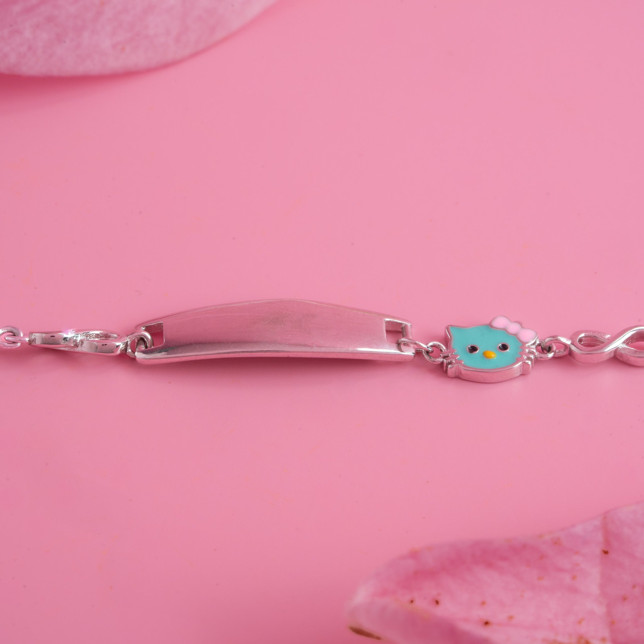 Kids silver bracelet with name plate