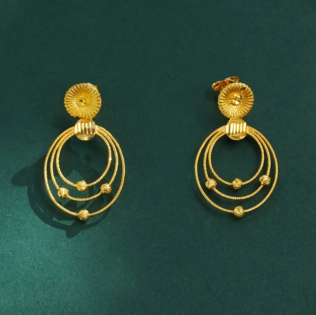 Layered gold string jewellery set