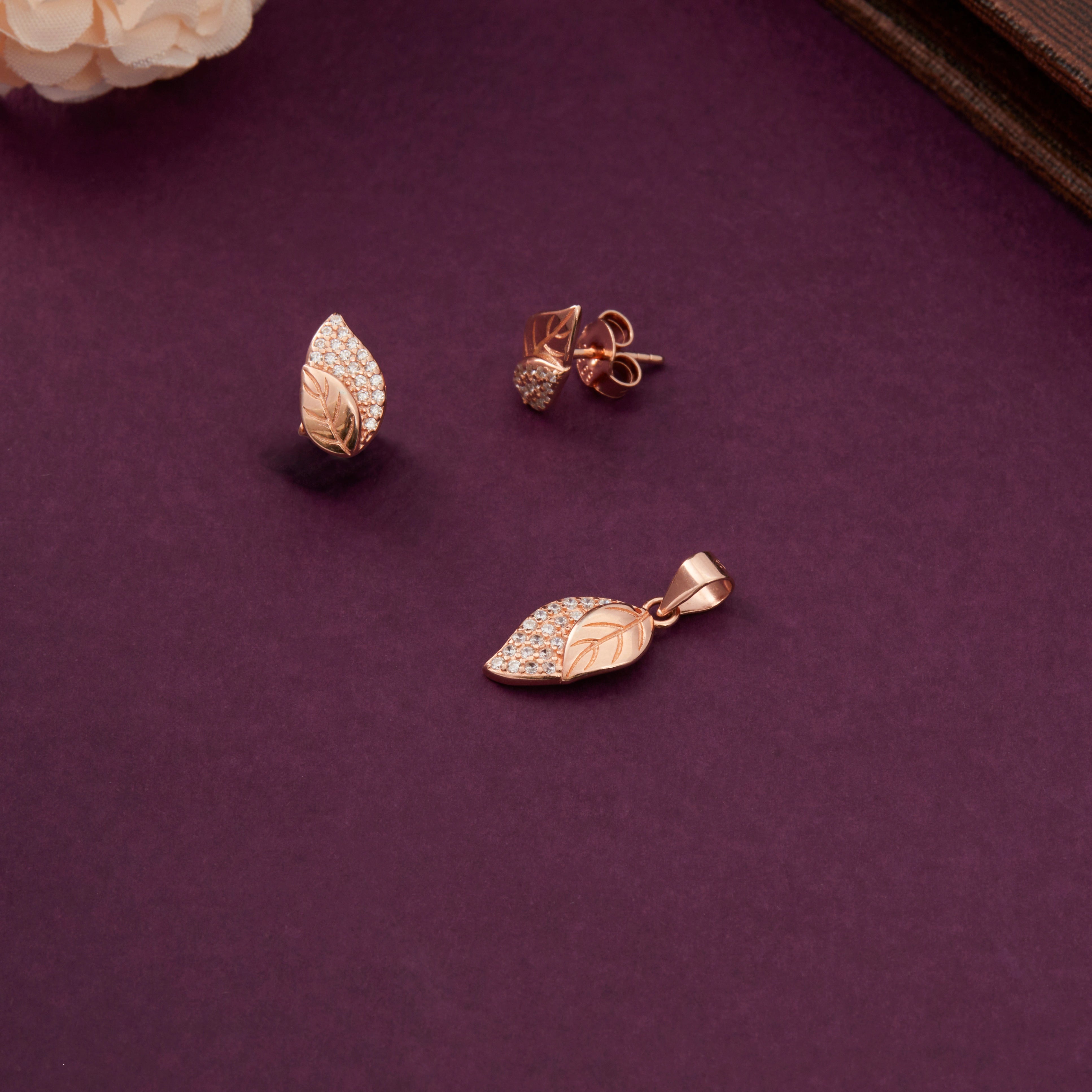 Leaf Pendant & Earrings Ishna