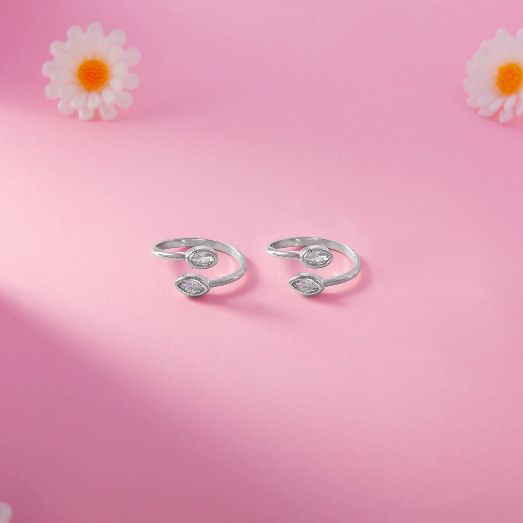 Leaf Wrap Designed Toe Ring Ishna