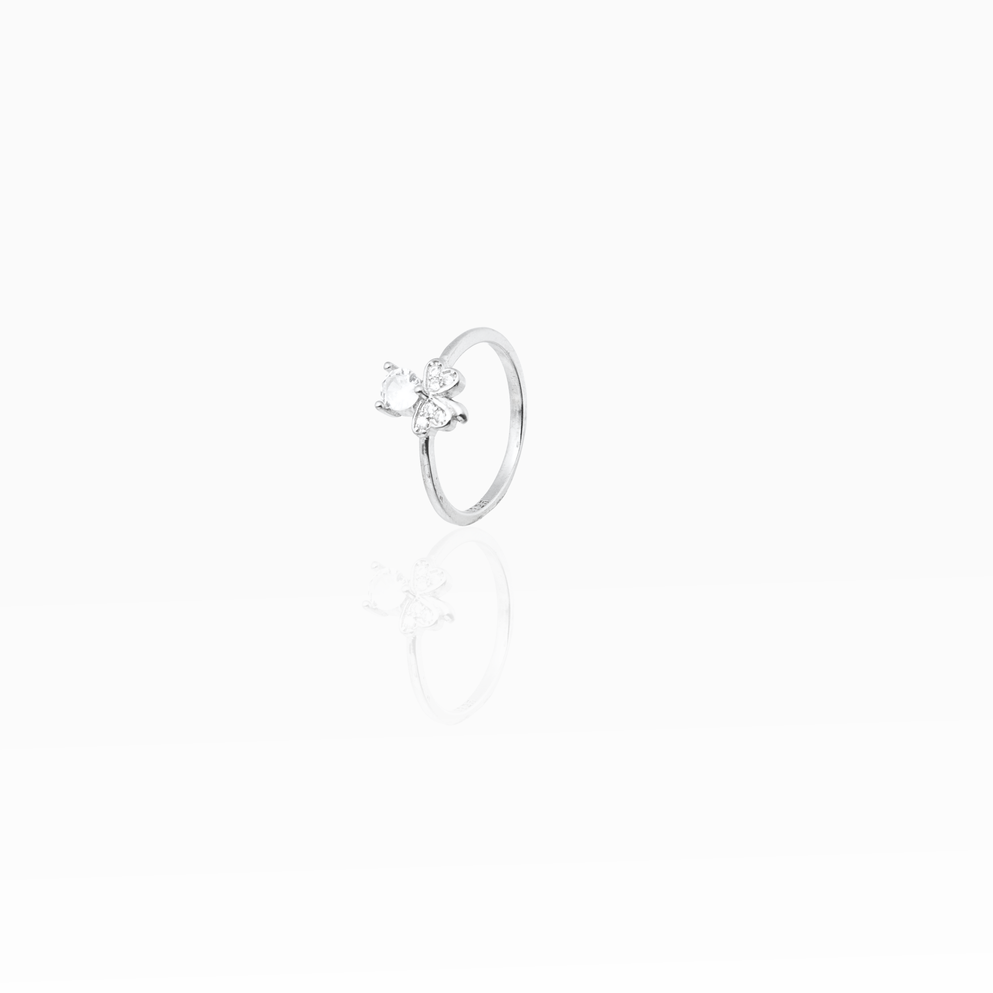 Lucky clover silver ring design