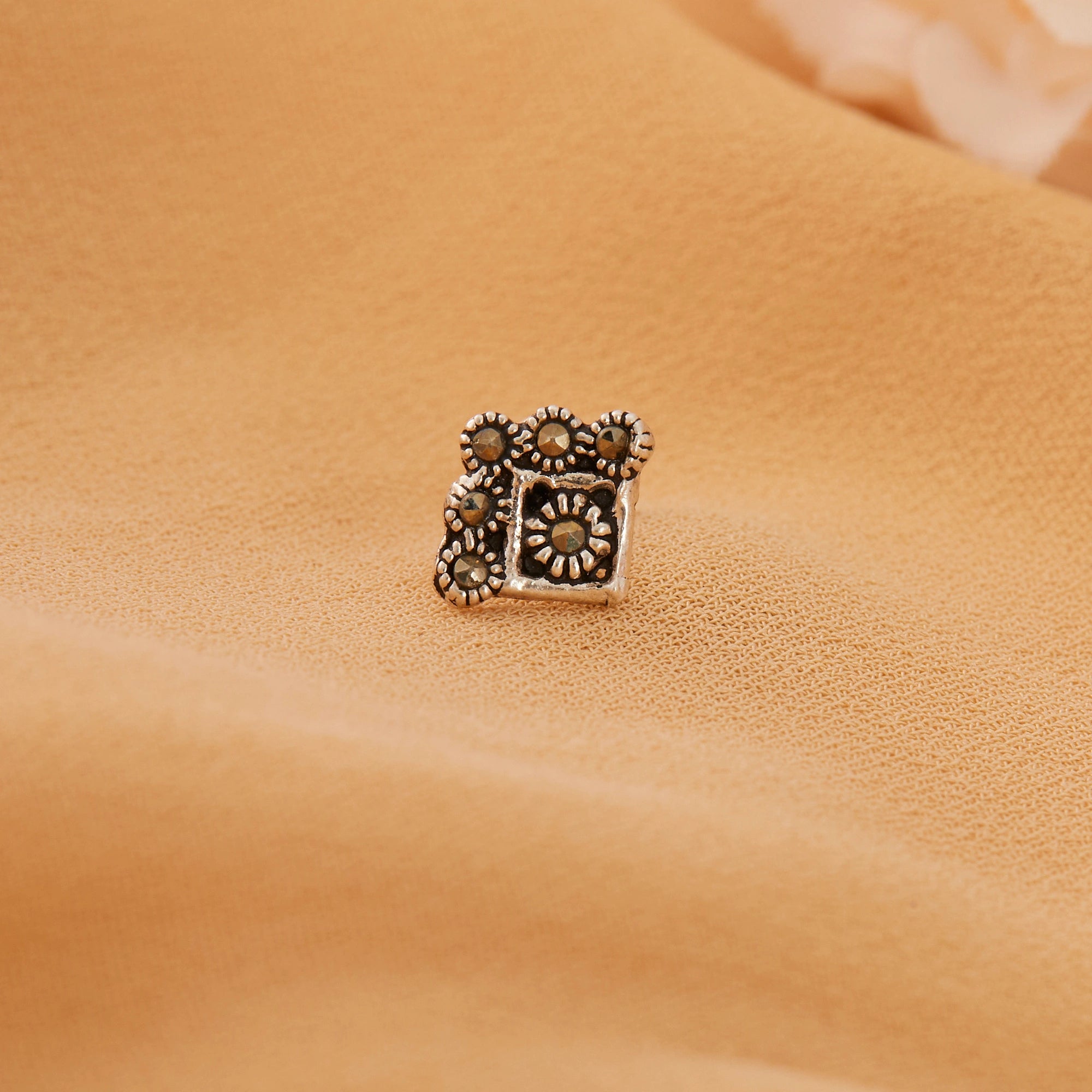 Marcasite Geometric Silver Nose Pin Ishna