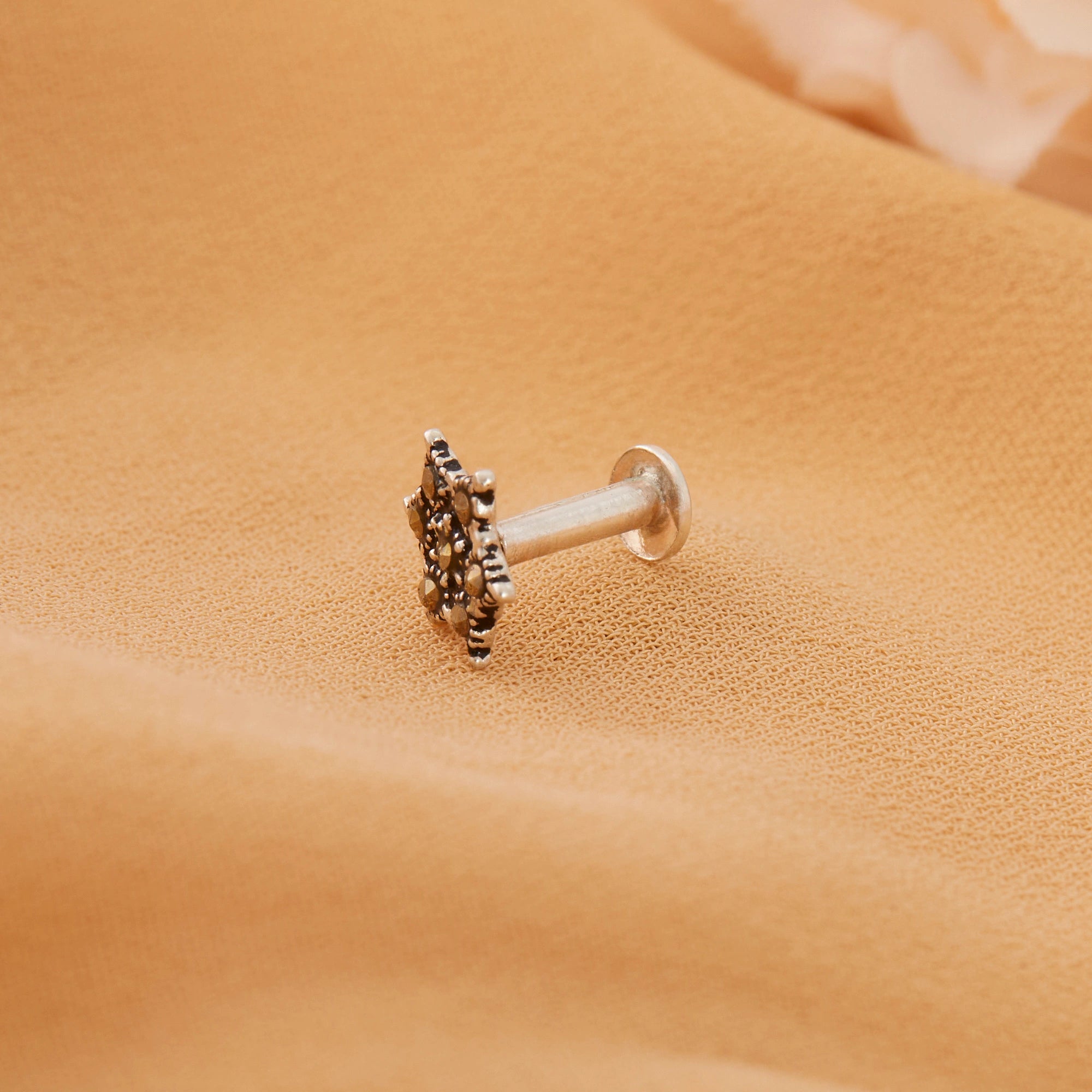 Marcasite Star Cluster Nose Pin Ishna