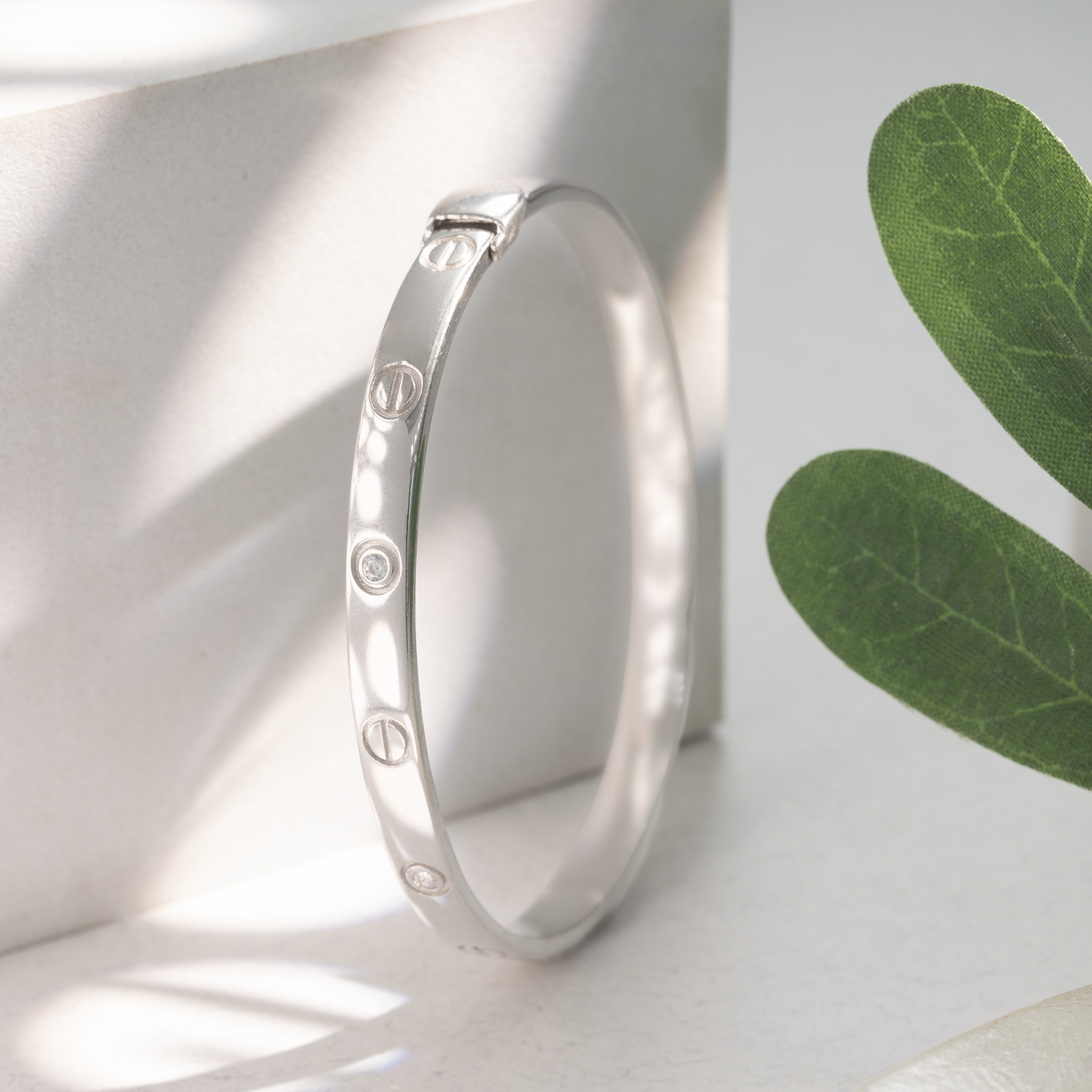 Men silver kada screw design 925 sterling