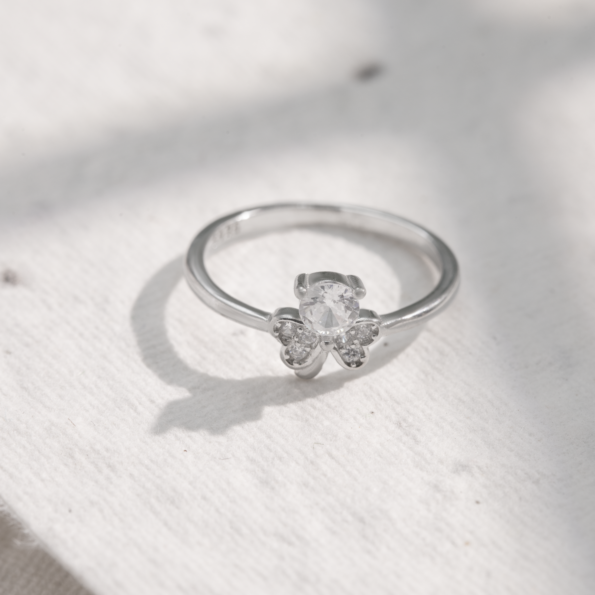 Minimal clover motif silver ring