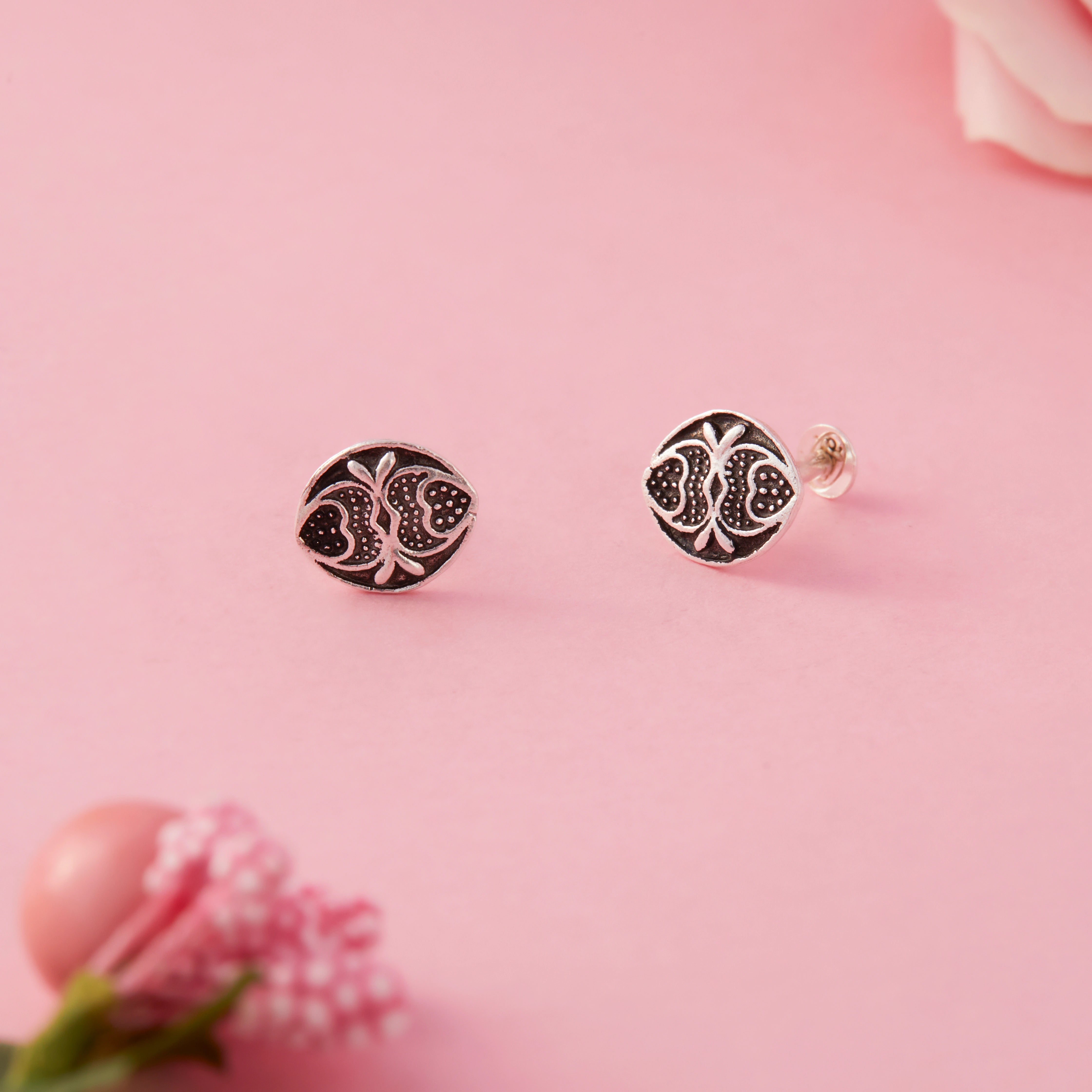 Oval Earrings Ishna