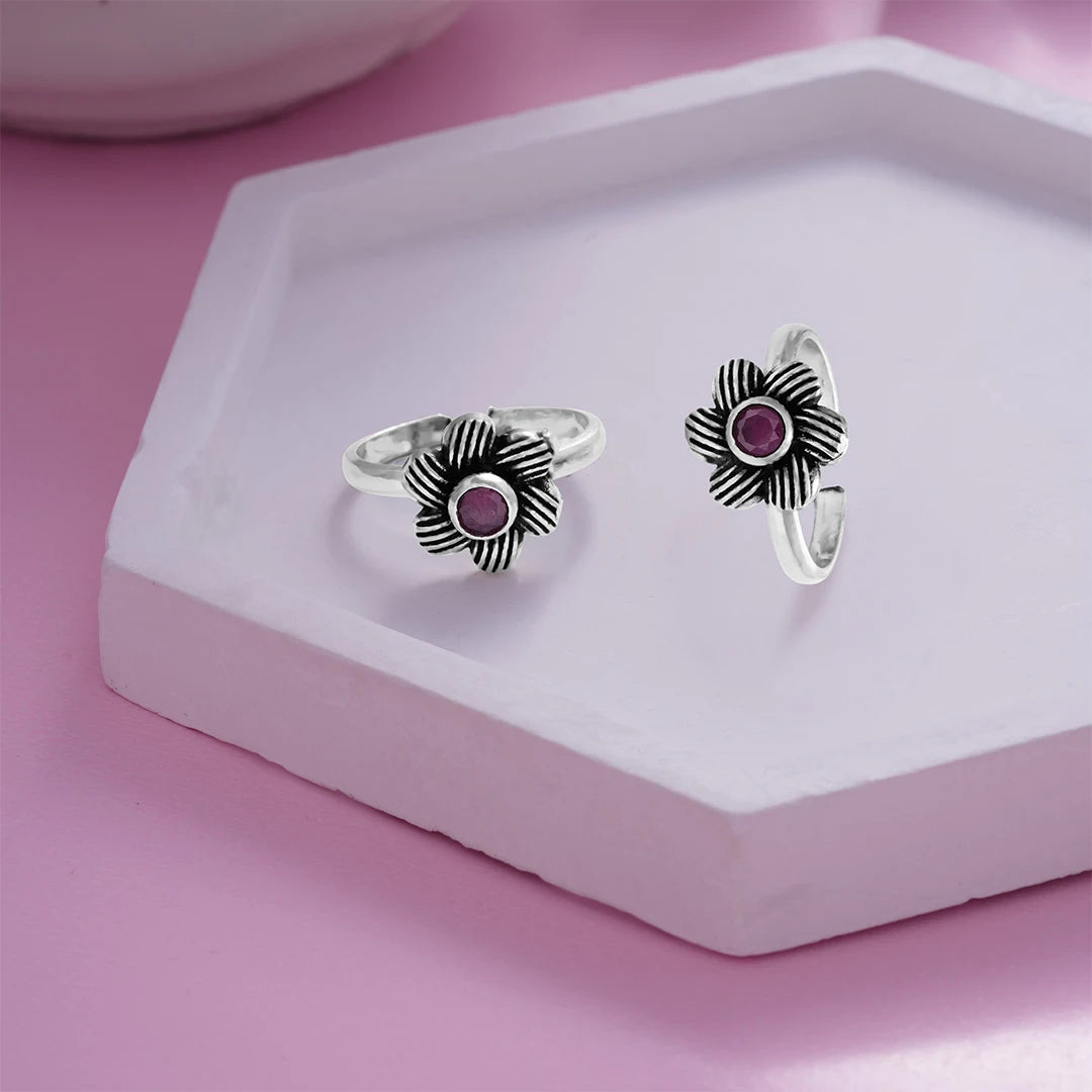 Oxidized Flower silver Toe Ring Ishna