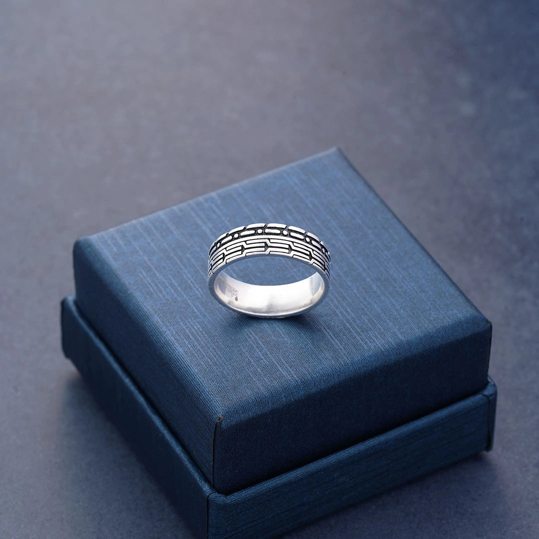 Oxidized Ring in Silver Ishna