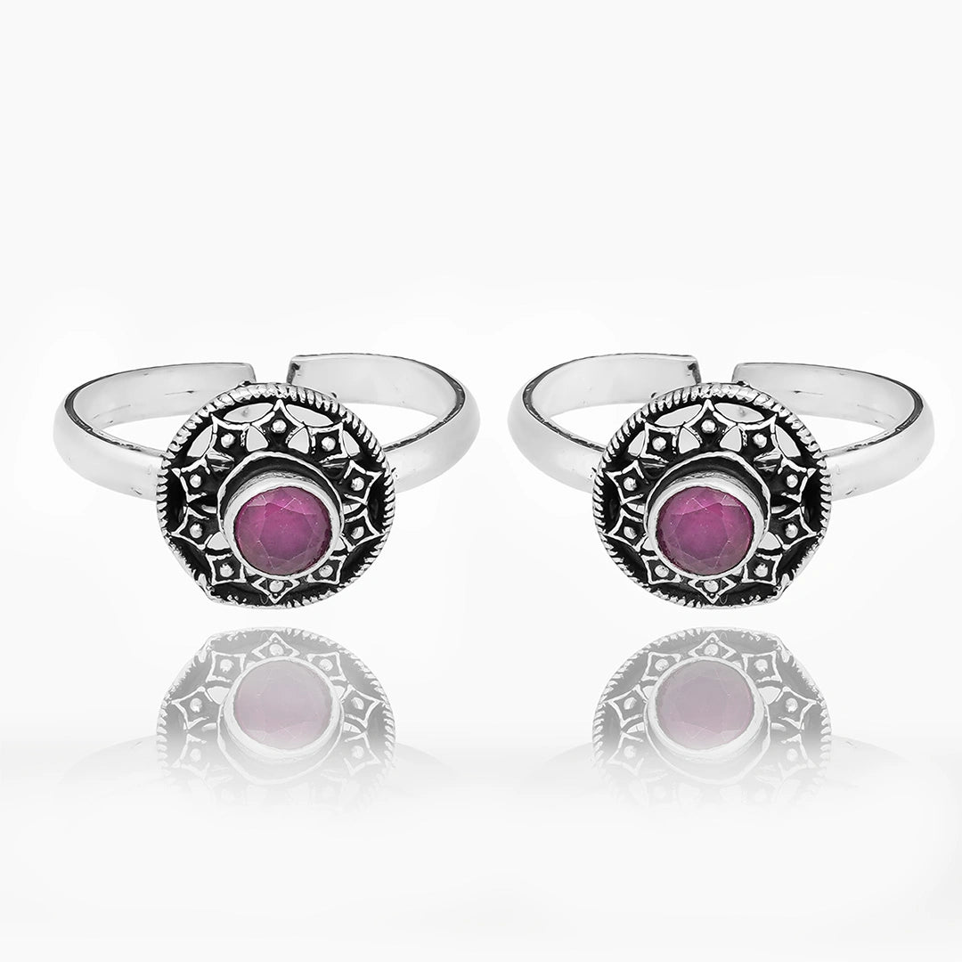 Oxidized Ruby Toe Ring Ishna