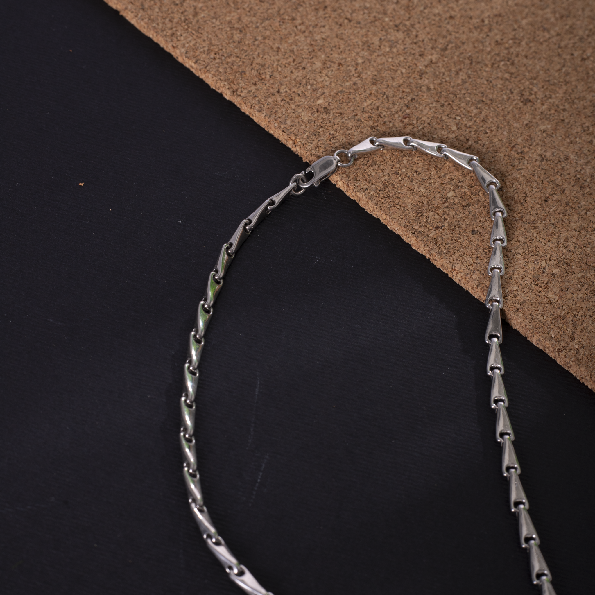 Polished arrow link silver chain