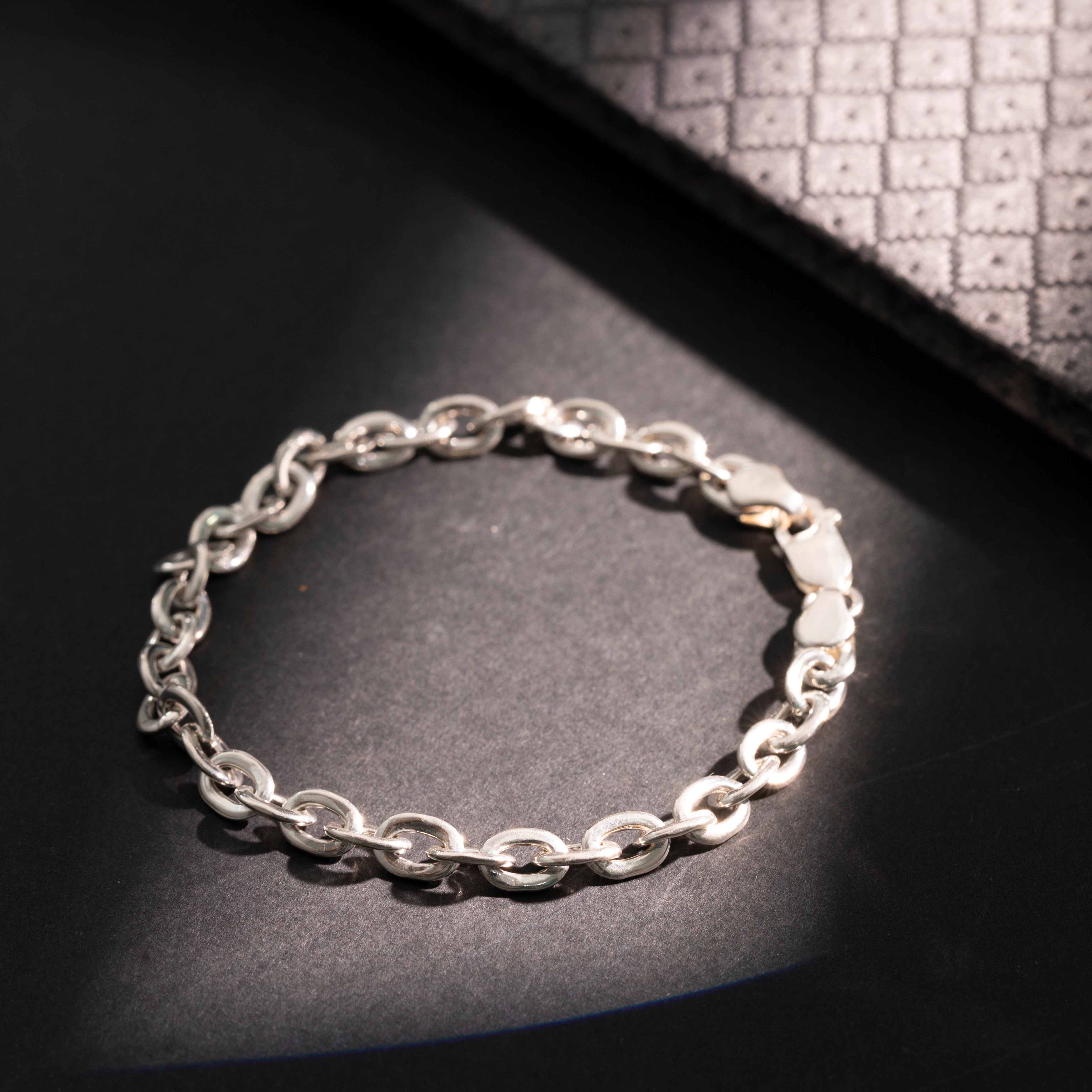Polished silver chain bracelet for men