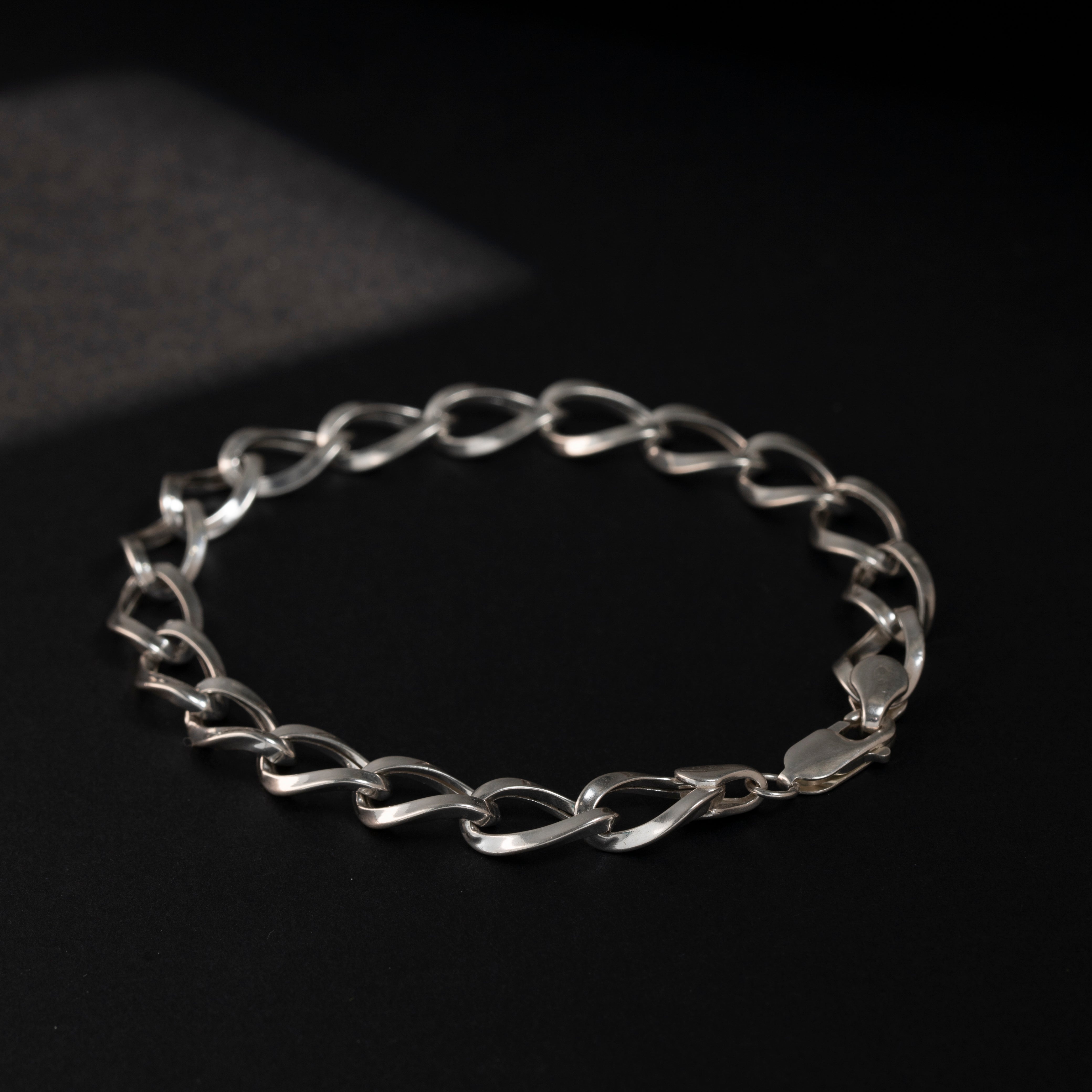 Polished silver chain bracelet for men and women