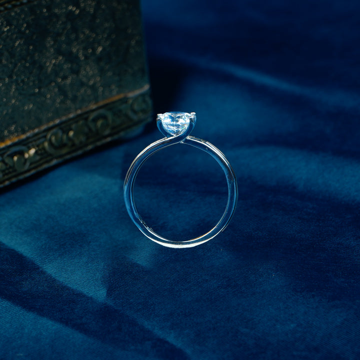 Single stone ring