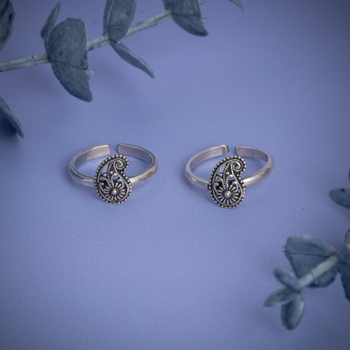 Antique Manga Toe Ring in Silver