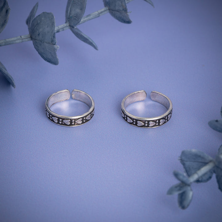 Antique 925 Silver Toe Ring with Heart Motif Design