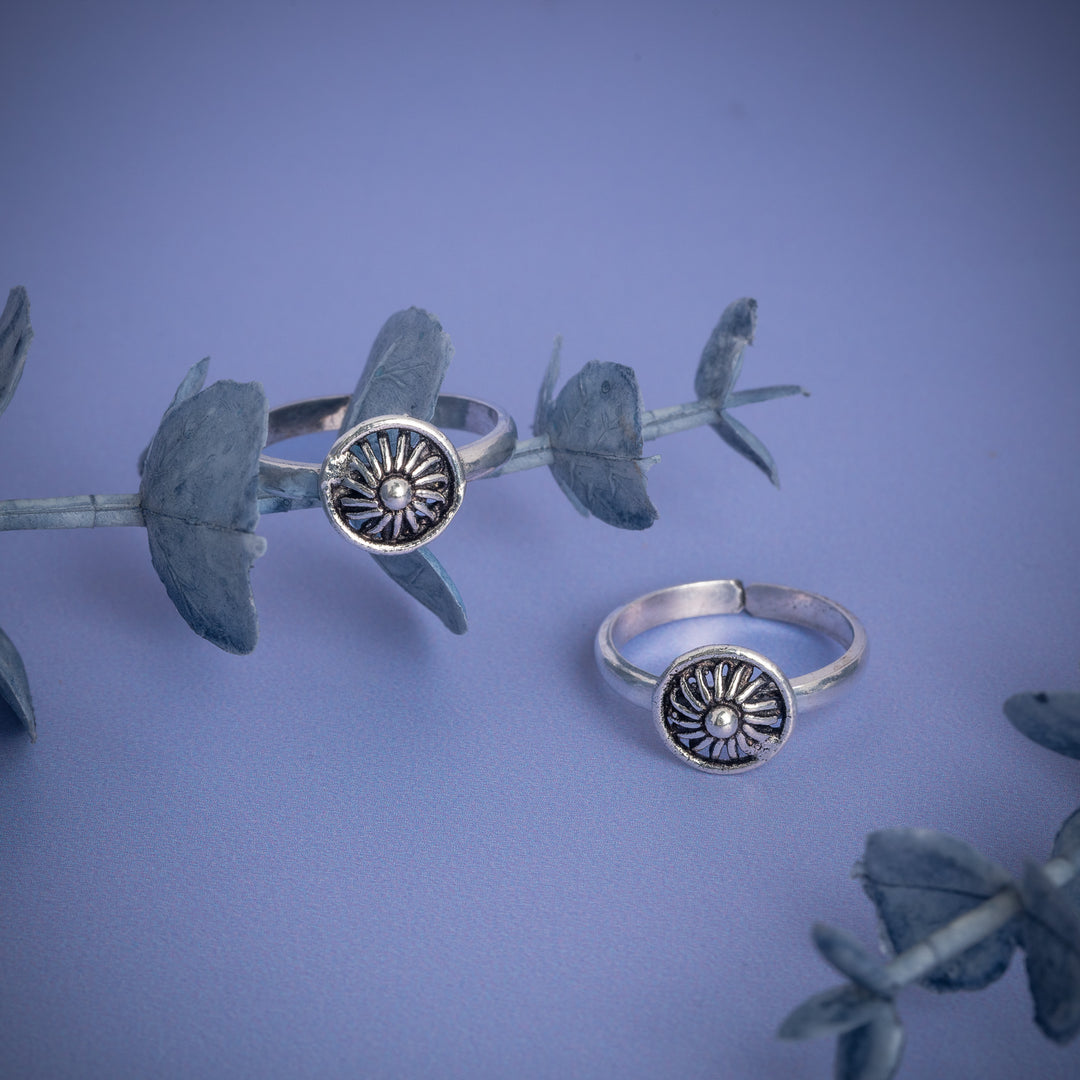Antique 925 Silver Toe Ring  Floral Design