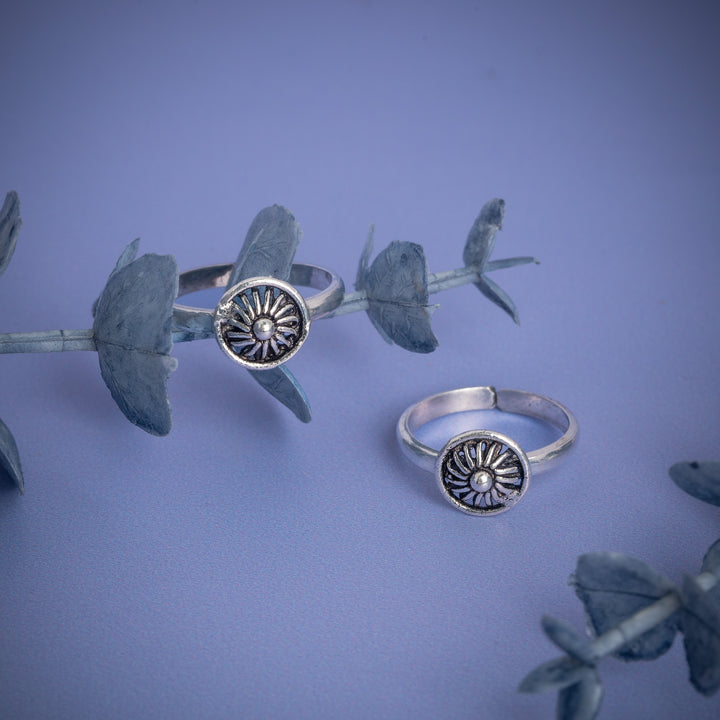 Antique 925 Silver Toe Ring  Floral Design