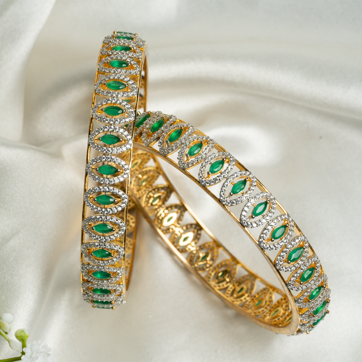SWAROVSKI BANGLE WITH EMERALD STONES